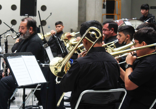 Afiche del evento "Sueños y Aspiraciones: Encuentro Inter-escolar musical y artístico - Mes de los Públicos"