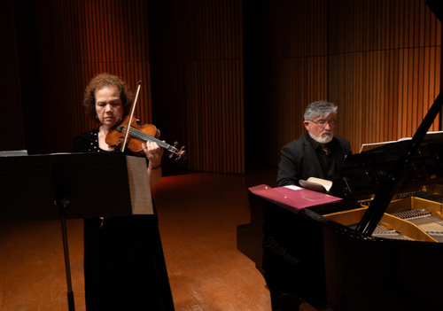 Afiche del evento "Concierto Música UC: Romanticismo en violín y piano"